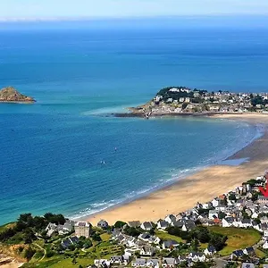 Le Bain De Mer, à La Plage, Pleneuf-Val-Andre